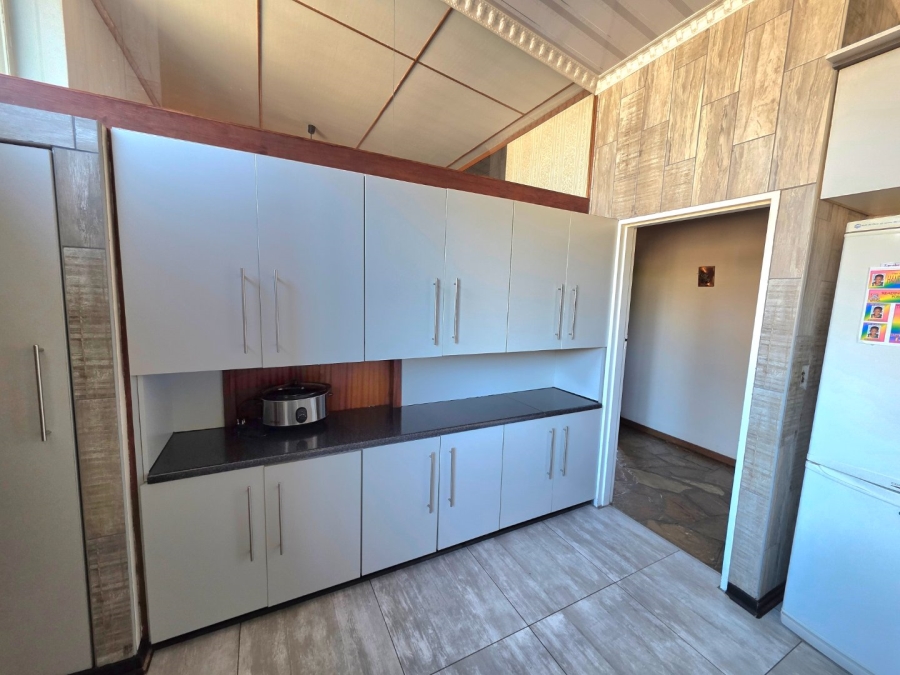 5 Bedroom Property for Sale in Jordania Free State